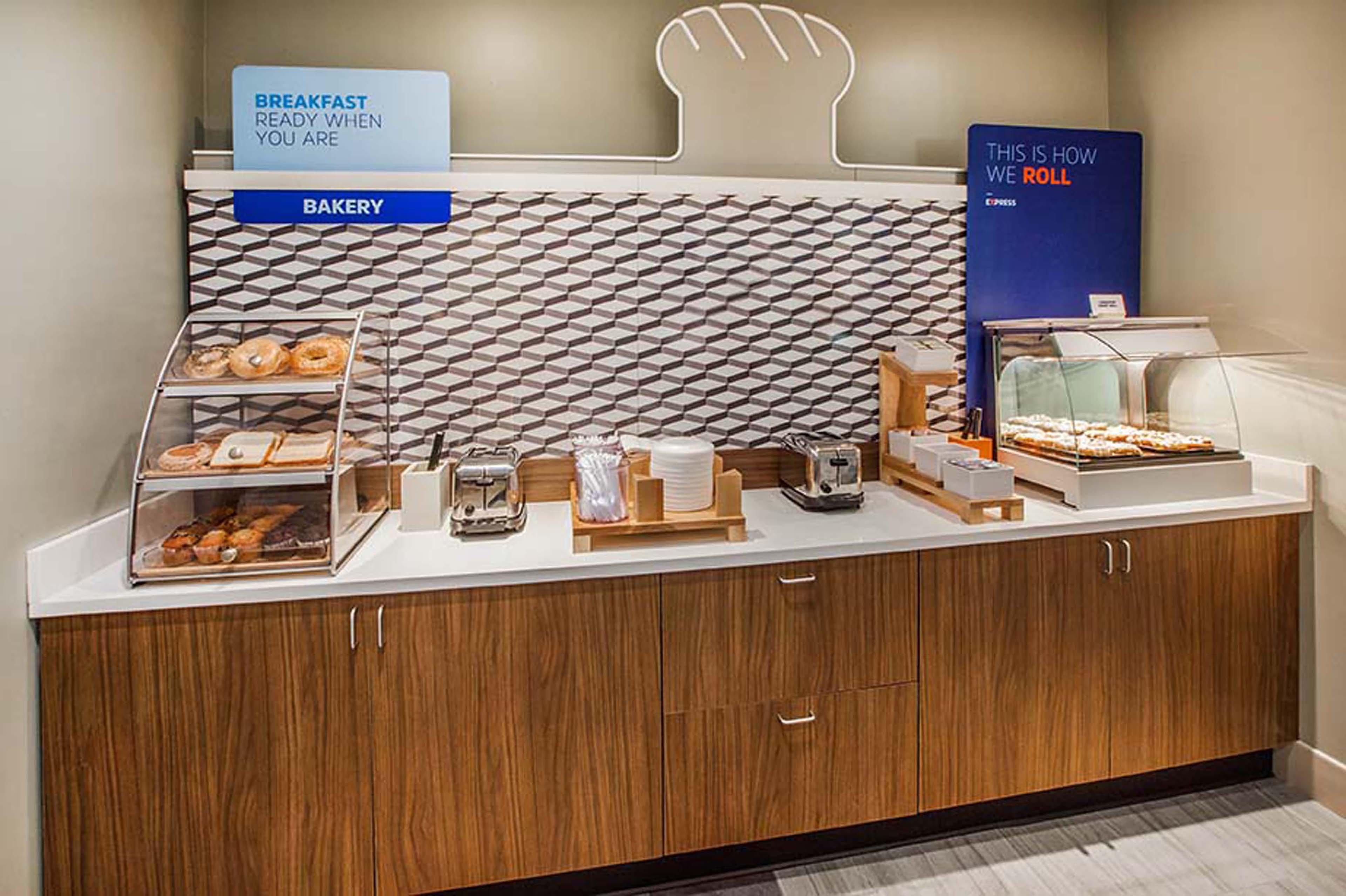 Holiday Inn Express & Suites Morristown By Ihg Zewnętrze zdjęcie
